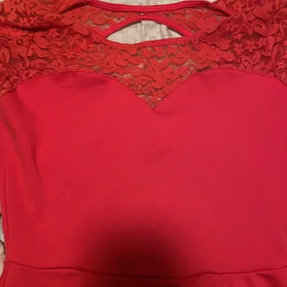 Blouses - Picture 2 of 3